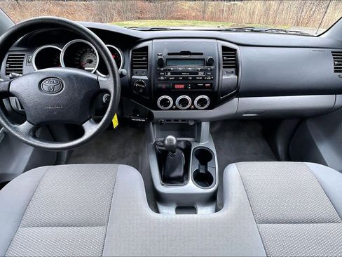 Used 2011 Toyota Tacoma 4x4 Regular Cab image 9
