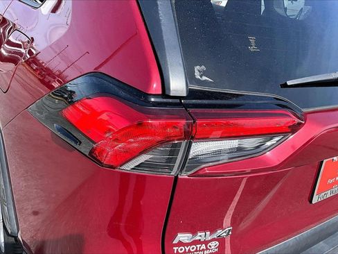 Used 2021 Toyota RAV4 LE image 20