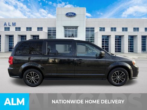Used 2017 Dodge Grand Caravan GT image 5