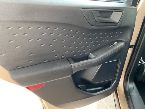 Used 2020 Ford Escape S image 33