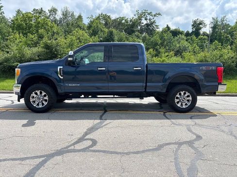 Used 2017 Ford F250 XLT w/ XLT Premium Package AWD/4WD image 8