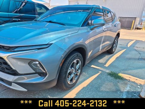 Used 2024 Chevrolet Blazer LT FWD image 2