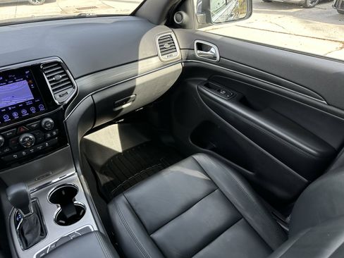 Used 2019 Jeep Grand Cherokee Limited w/ Trailer Tow Group IV image 16