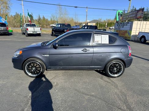 Used 2010 Hyundai Accent GS w/ Premium Pkg 3 FWD image 5