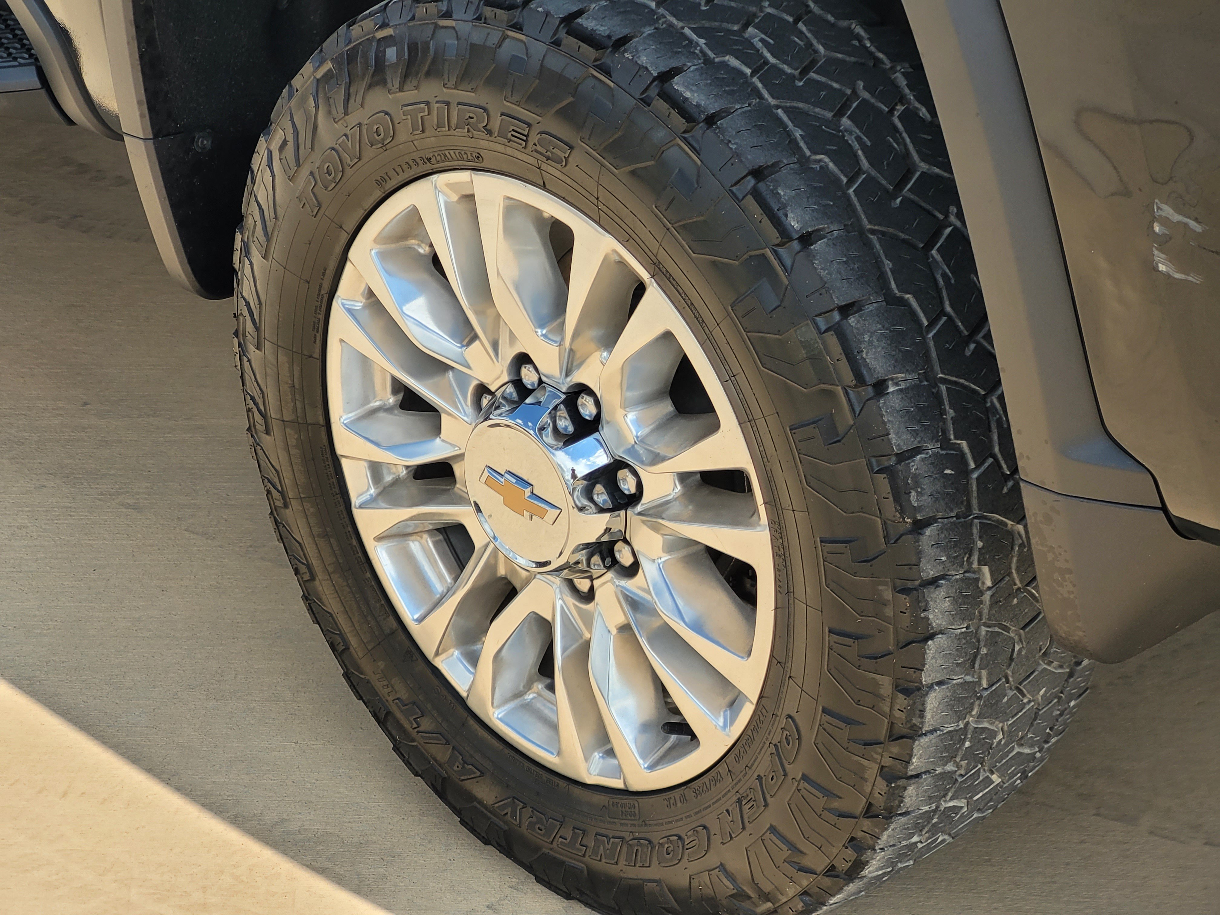 Used 2022 Chevrolet Silverado 2500 High Country w/ Z71 Off-Road Package AWD/4WD image 7