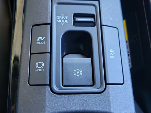 Certified 2024 Toyota Prius Limited image 29