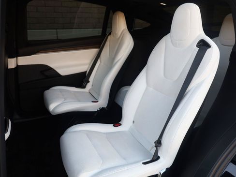 Used 2023 Tesla Model X AWD/4WD image 21