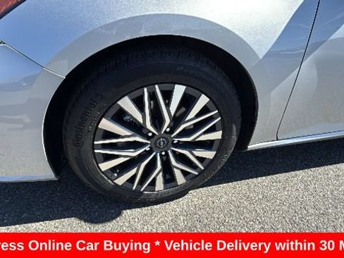 Certified 2023 Nissan Altima 2.5 SV FWD image 9