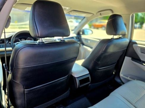 Used 2015 Toyota Camry SE FWD image 44