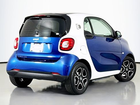 Used 2017 smart fortwo electric drive image 12