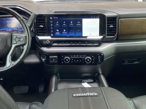 Used 2024 Chevrolet Silverado 2500 High Country w/ Technology Package AWD/4WD image 11