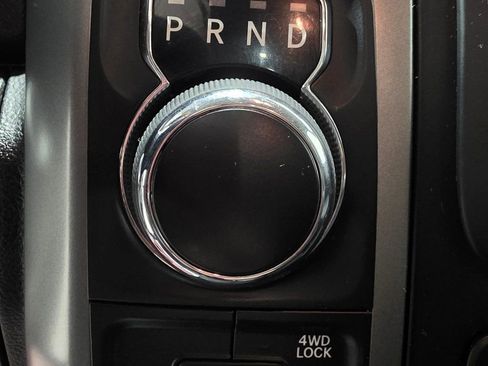 Used 2022 RAM 1500 Classic SLT image 39