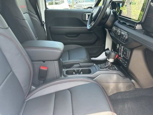 New 2026 Jeep Wrangler Unlimited Rubicon AWD/4WD image 13