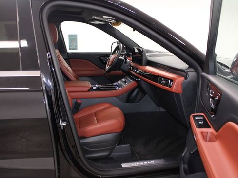 Used 2025 Lincoln Aviator Reserve image 31