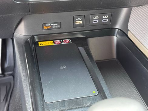 Used 2025 Toyota Camry SE FWD image 16