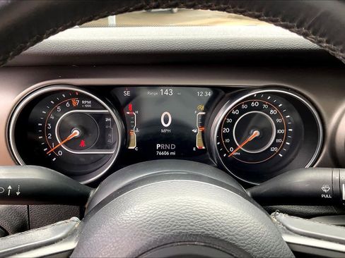 Used 2018 Jeep Wrangler Sport AWD/4WD image 24