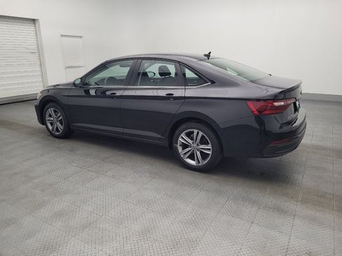 Used 2024 Volkswagen Jetta SE image 3