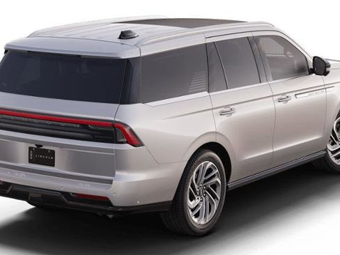 New 2025 Lincoln Navigator Reserve AWD/4WD image 3