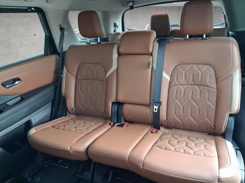 New 2026 Nissan Pathfinder Platinum w/ Cargo Package FWD image 23