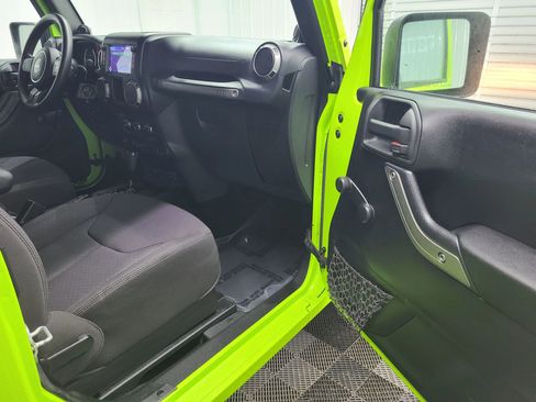 Used 2013 Jeep Wrangler Sport image 31