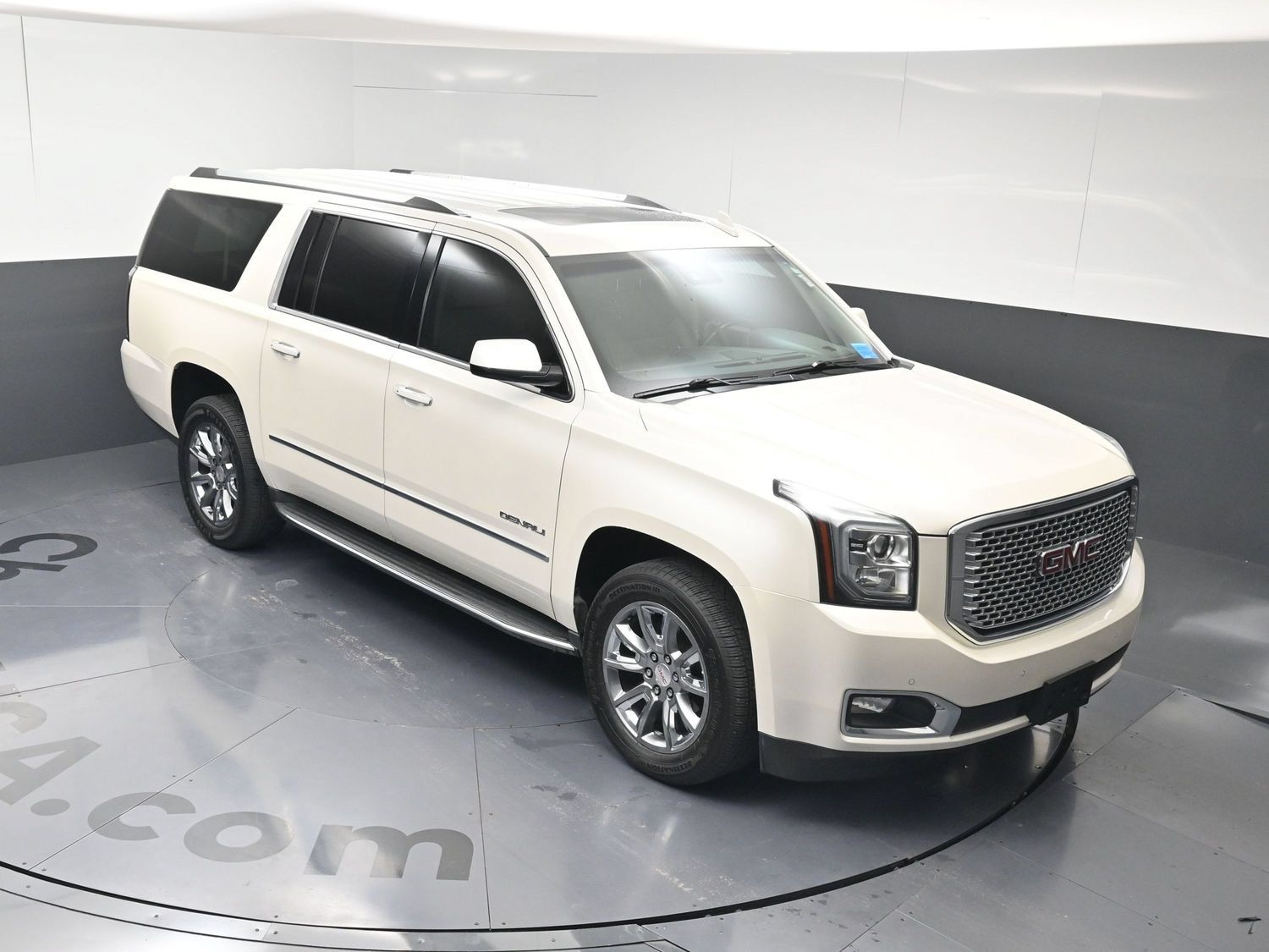 Used 2015 GMC Yukon XL Denali w/ Open Road Package AWD/4WD image 23