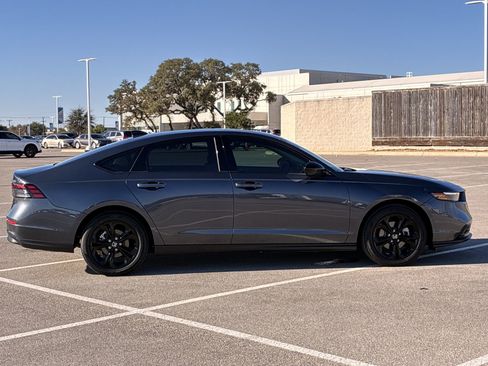 Certified 2025 Honda Accord SE image 7