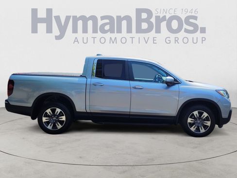 Used 2017 Honda Ridgeline RTL-T image 2