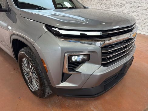 Used 2024 Chevrolet Traverse LT w/ Trailering Package image 9