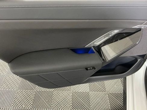 Certified 2024 BMW i7 xDrive60 w/ Executive Package image 27