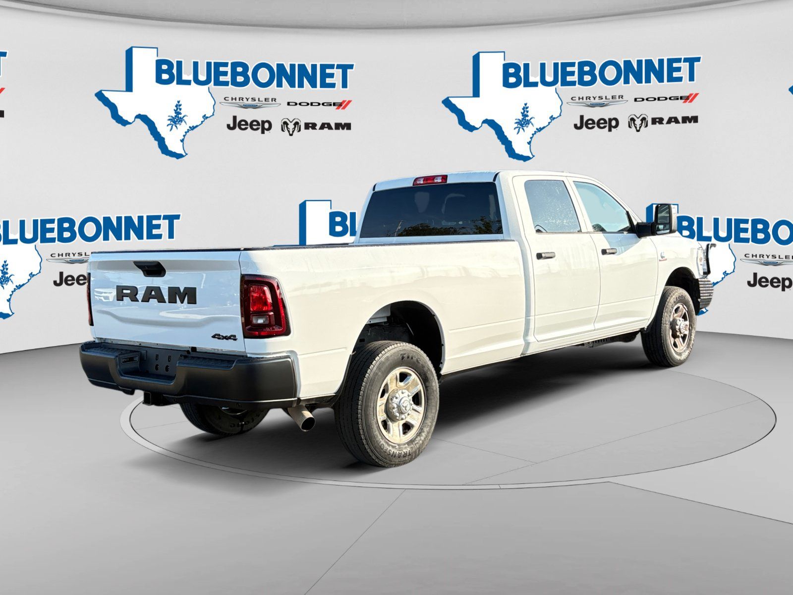 Used 2024 RAM 2500 Tradesman w/ Chrome Appearance Group AWD/4WD image 5