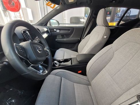 Used 2023 Volvo XC40 Recharge Ultimate w/ Protection Package Premier image 7