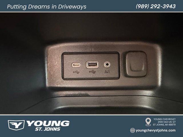 Used 2020 Chevrolet Equinox LT w/ Driver Convenience Package FWD image 20