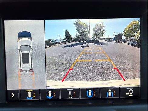 Used 2020 GMC Terrain Denali w/ Denali Premium Package FWD image 19