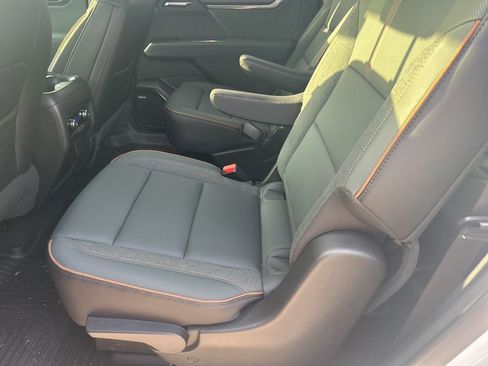 Used 2025 GMC Acadia AT4 w/ Super Cruise Package image 12