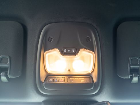 Used 2023 Chevrolet Colorado LT w/ LT Convenience Package III RWD image 22