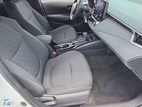 Used 2022 Toyota Corolla LE FWD image 18