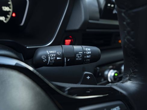 Used 2025 Honda Pilot Touring image 25