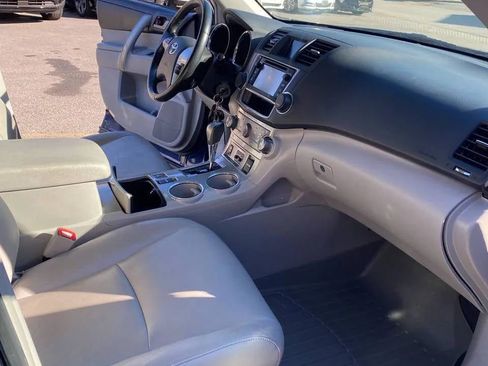 Used 2013 Toyota Highlander Plus image 17