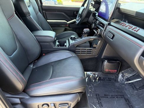 Certified 2025 Toyota Tacoma TRD Pro AWD/4WD image 18
