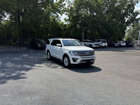 Used 2020 Ford Expedition XLT w/ Equipment Group 202A RWD image 3