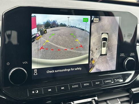 Used 2024 Nissan Pathfinder SL image 20