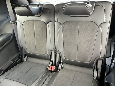 New 2025 Jeep Grand Cherokee L Laredo image 19