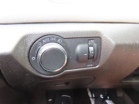 Used 2013 Chevrolet Cruze LS FWD image 24