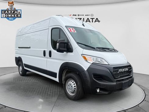 Used 2025 RAM ProMaster 2500 w/ Convenience Group FWD image 7
