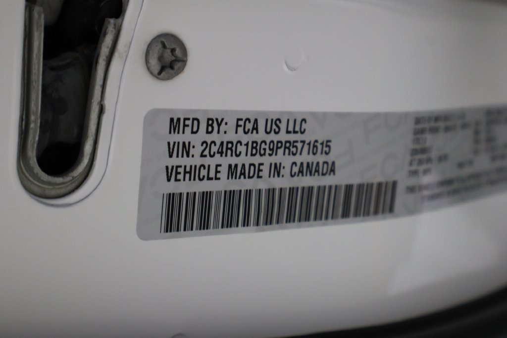 Used 2023 Chrysler Pacifica Touring-L FWD image 44