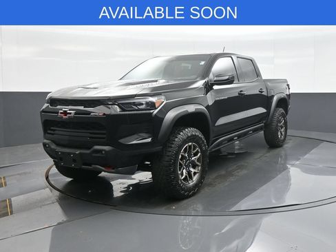Used 2024 Chevrolet Colorado ZR2 w/ ZR2 Convenience Package III AWD/4WD image 3