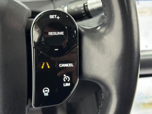 Used 2020 Land Rover Range Rover Evoque SE image 31