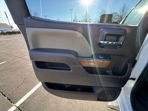 Used 2015 GMC Sierra 2500 SLT w/ Duramax Plus Package image 18