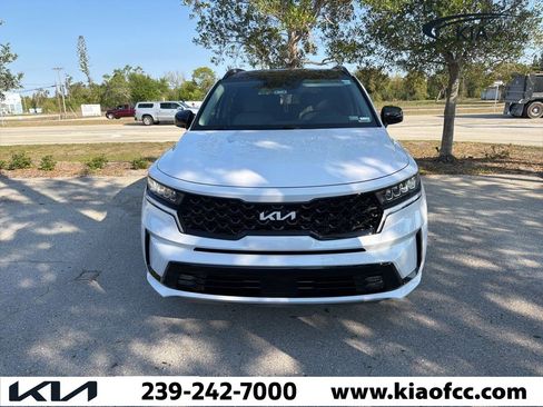Certified 2023 Kia Sorento EX w/ Panoramic Sunroof Package image 6