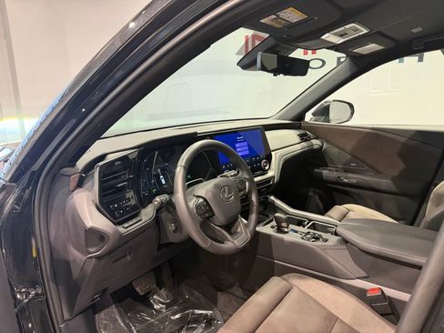 Used 2025 Lexus TX 550h AWD Plug-In Hybrid w/ Technology Package image 8